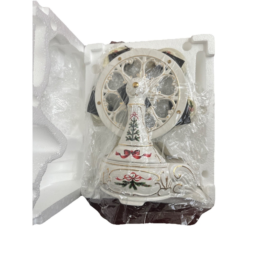 Avon Holiday Classic Ferris Wheel 2001 Victorian Style Porcelain Wind Up Musical